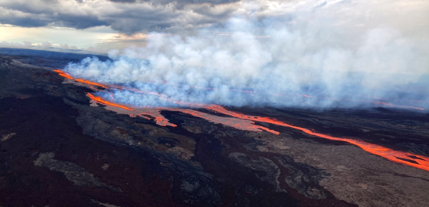 Lava flow, Northeast rift zone eruption of Mauna Loa, November 28, 2022. Source: USGS Hawaiian Volcano Observatory